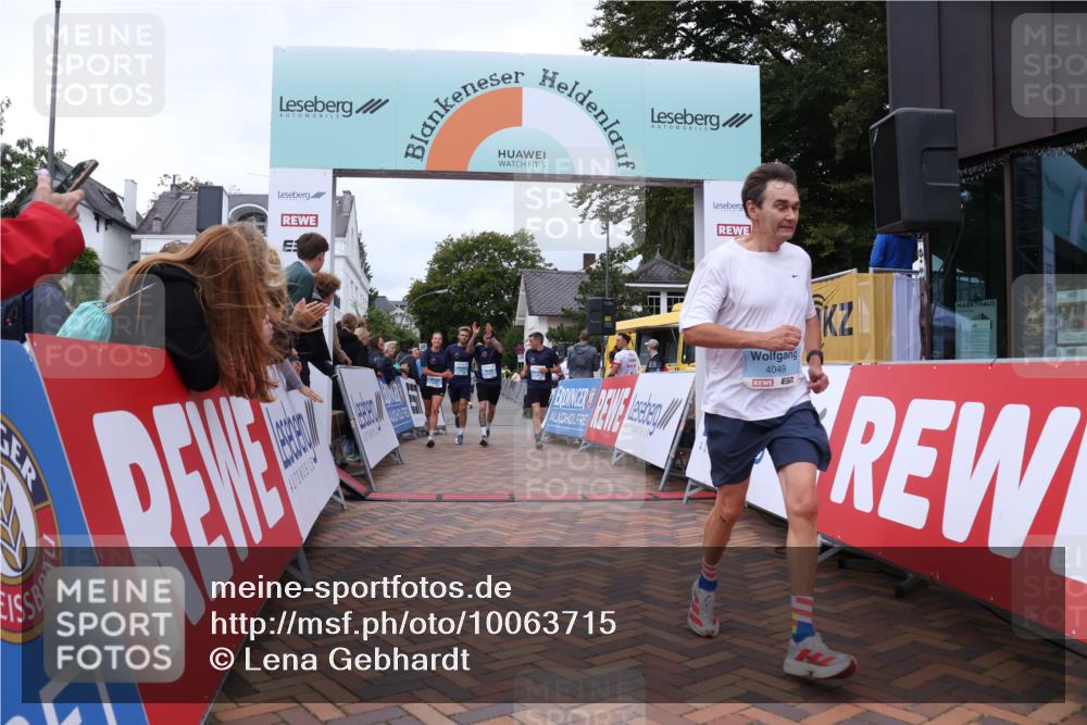 30.08.2026 - Blankeneser Heldenlauf Lena Gebhardt http://msf.ph/oto/10063715 30.08.2026 12:40:06 Ziel 4049, 4387, 4388, 4389, 4390 meine-sportfotos.de