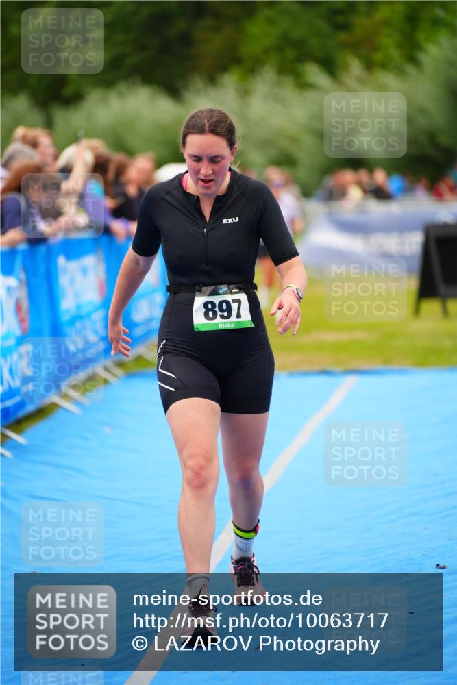 30.08.2026 - Elbe Triathlon Hamburg LAZAROV Photography http://msf.ph/oto/10063717 30.08.2026 11:58:24 Ziel 897, 940, 1462, 1575 meine-sportfotos.de