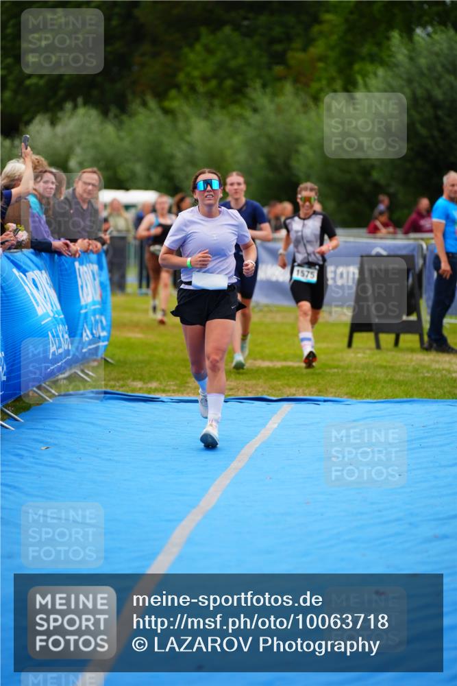 30.08.2026 - Elbe Triathlon Hamburg LAZAROV Photography http://msf.ph/oto/10063718 30.08.2026 11:58:28 Ziel 940, 1462, 1496, 1575 meine-sportfotos.de