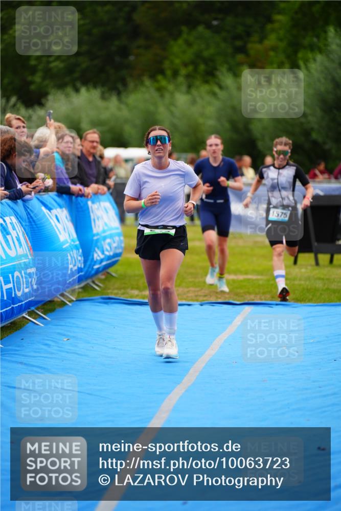 30.08.2026 - Elbe Triathlon Hamburg LAZAROV Photography http://msf.ph/oto/10063723 30.08.2026 11:58:29 Ziel 940, 1462, 1496, 1575 meine-sportfotos.de