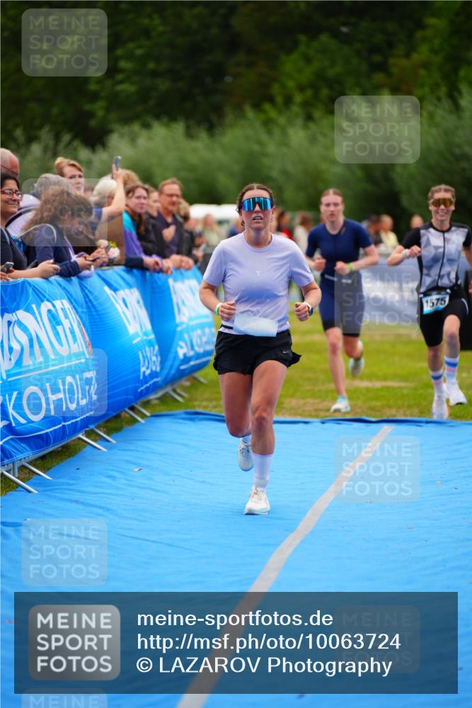 30.08.2026 - Elbe Triathlon Hamburg LAZAROV Photography http://msf.ph/oto/10063724 30.08.2026 11:58:29 Ziel 940, 1462, 1496, 1575 meine-sportfotos.de