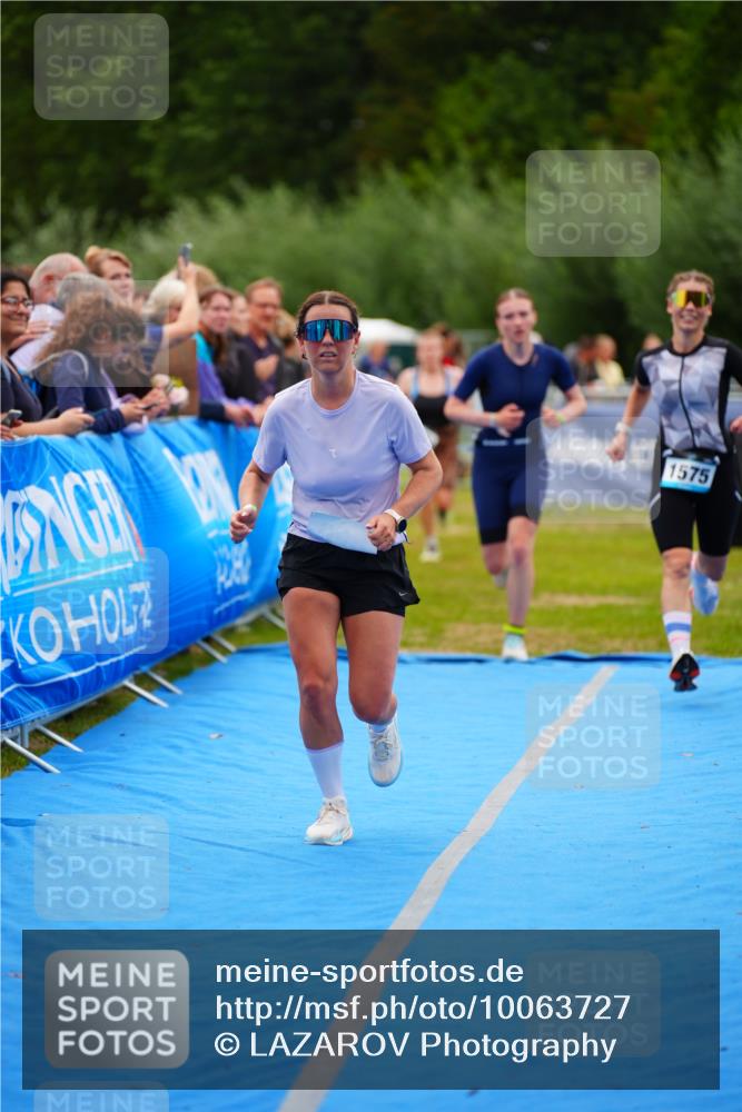 30.08.2026 - Elbe Triathlon Hamburg LAZAROV Photography http://msf.ph/oto/10063727 30.08.2026 11:58:29 Ziel 940, 1462, 1496, 1575 meine-sportfotos.de