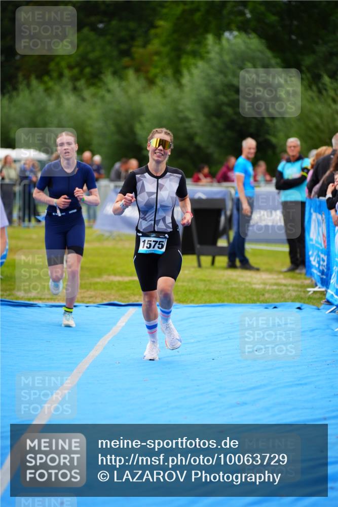 30.08.2026 - Elbe Triathlon Hamburg LAZAROV Photography http://msf.ph/oto/10063729 30.08.2026 11:58:30 Ziel 940, 1462, 1496, 1575 meine-sportfotos.de