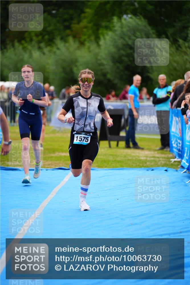 30.08.2026 - Elbe Triathlon Hamburg LAZAROV Photography http://msf.ph/oto/10063730 30.08.2026 11:58:30 Ziel 940, 1462, 1496, 1575 meine-sportfotos.de