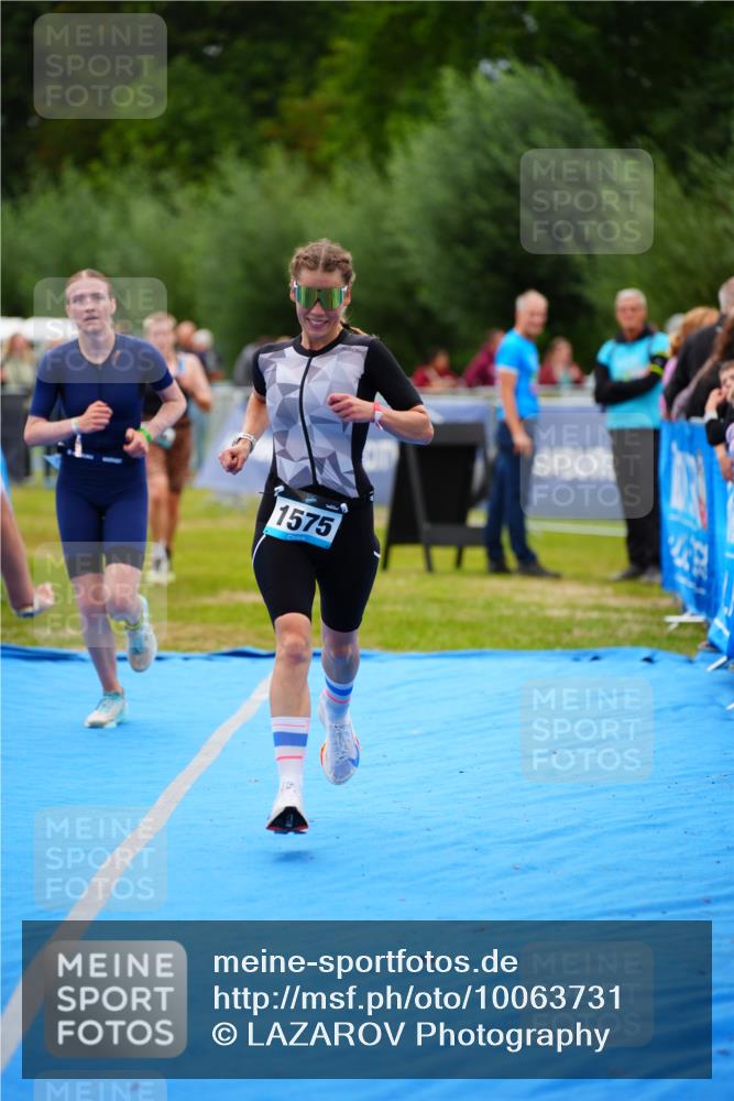 30.08.2026 - Elbe Triathlon Hamburg LAZAROV Photography http://msf.ph/oto/10063731 30.08.2026 11:58:31 Ziel 940, 1462, 1496, 1575 meine-sportfotos.de