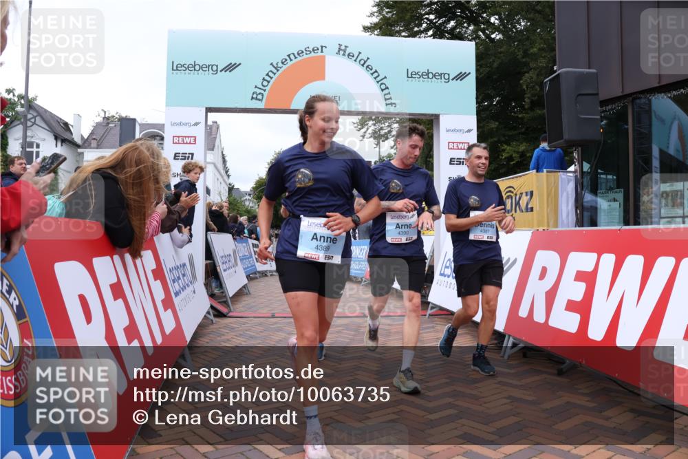 30.08.2026 - Blankeneser Heldenlauf Lena Gebhardt http://msf.ph/oto/10063735 30.08.2026 12:40:09 Ziel 4049, 4387, 4388, 4389, 4390 meine-sportfotos.de