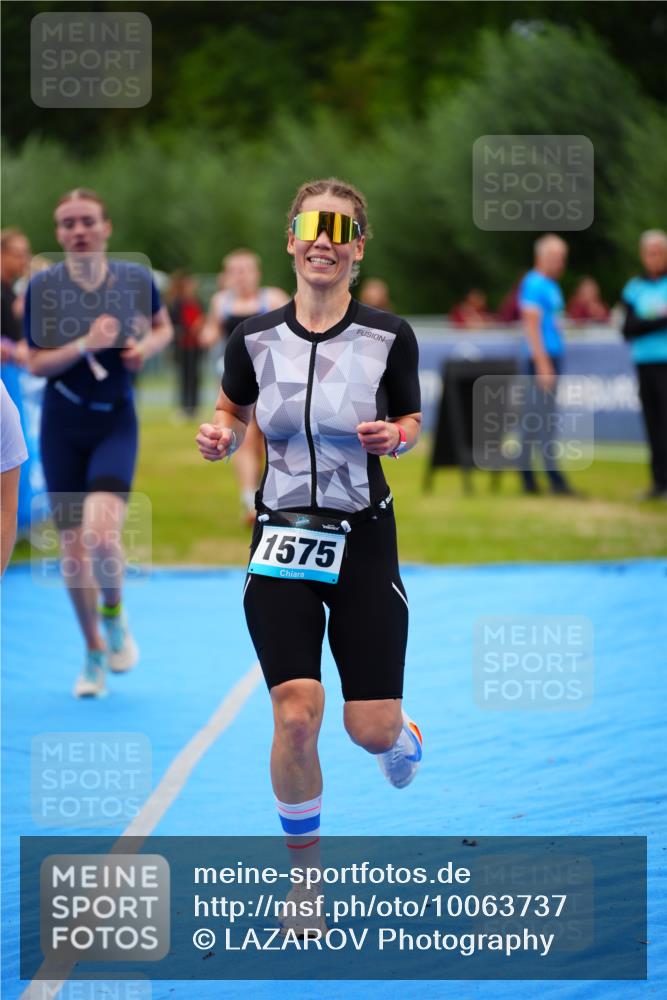 30.08.2026 - Elbe Triathlon Hamburg LAZAROV Photography http://msf.ph/oto/10063737 30.08.2026 11:58:31 Ziel 940, 1462, 1496, 1575 meine-sportfotos.de