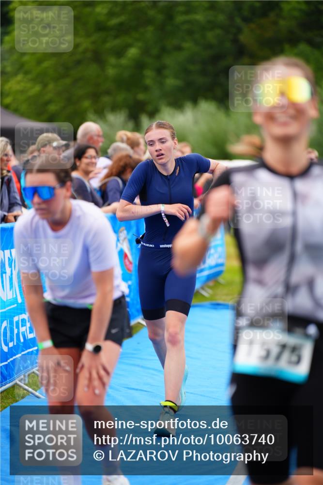 30.08.2026 - Elbe Triathlon Hamburg LAZAROV Photography http://msf.ph/oto/10063740 30.08.2026 11:58:32 Ziel 940, 1462, 1496, 1575 meine-sportfotos.de