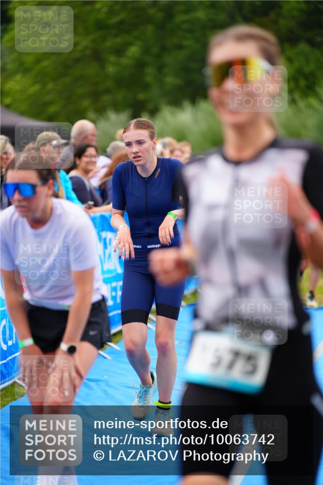 30.08.2026 - Elbe Triathlon Hamburg LAZAROV Photography http://msf.ph/oto/10063742 30.08.2026 11:58:33 Ziel 940, 1462, 1496, 1575 meine-sportfotos.de