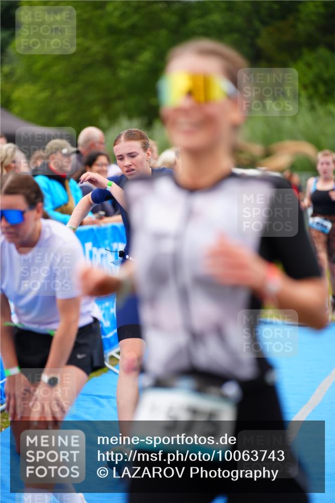 30.08.2026 - Elbe Triathlon Hamburg LAZAROV Photography http://msf.ph/oto/10063743 30.08.2026 11:58:33 Ziel 940, 1462, 1496, 1575 meine-sportfotos.de