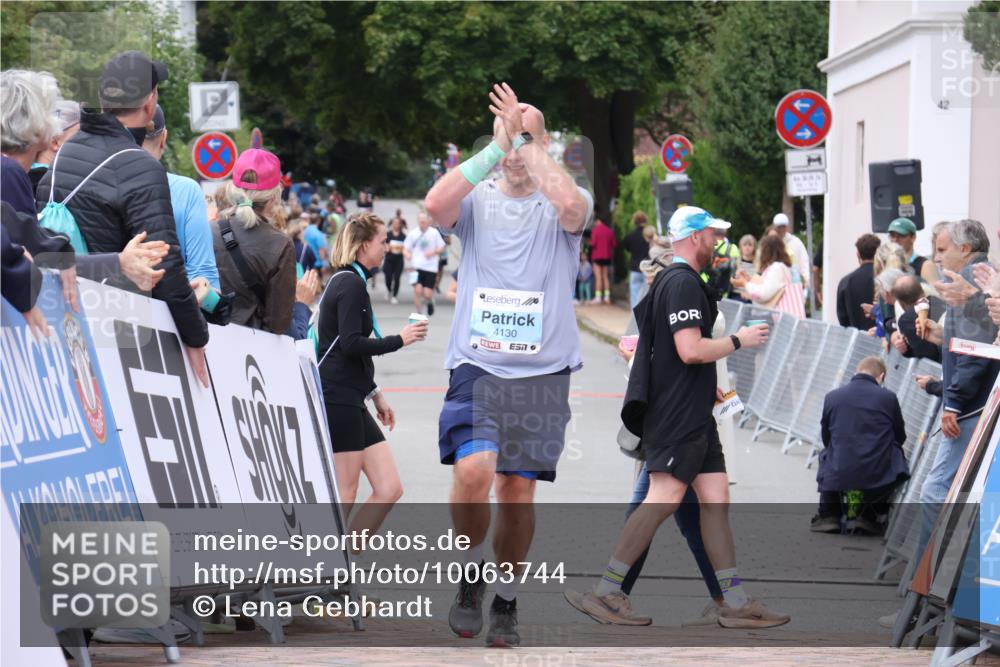 30.08.2026 - Blankeneser Heldenlauf Lena Gebhardt http://msf.ph/oto/10063744 30.08.2026 12:40:12 Ziel 4049, 4130, 4387, 4388, 4389, 4390 meine-sportfotos.de