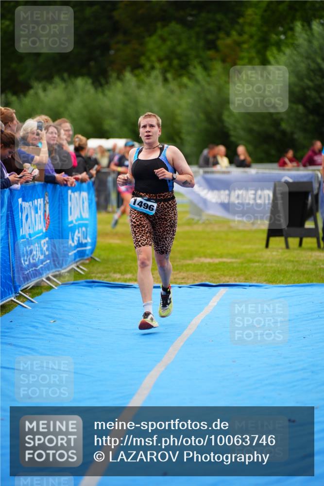 30.08.2026 - Elbe Triathlon Hamburg LAZAROV Photography http://msf.ph/oto/10063746 30.08.2026 11:58:34 Ziel 940, 1462, 1496, 1575 meine-sportfotos.de