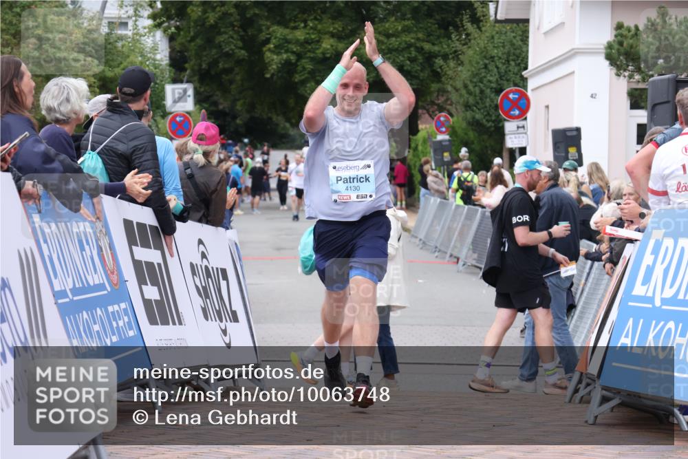 30.08.2026 - Blankeneser Heldenlauf Lena Gebhardt http://msf.ph/oto/10063748 30.08.2026 12:40:12 Ziel 4049, 4130, 4387, 4388, 4389, 4390 meine-sportfotos.de