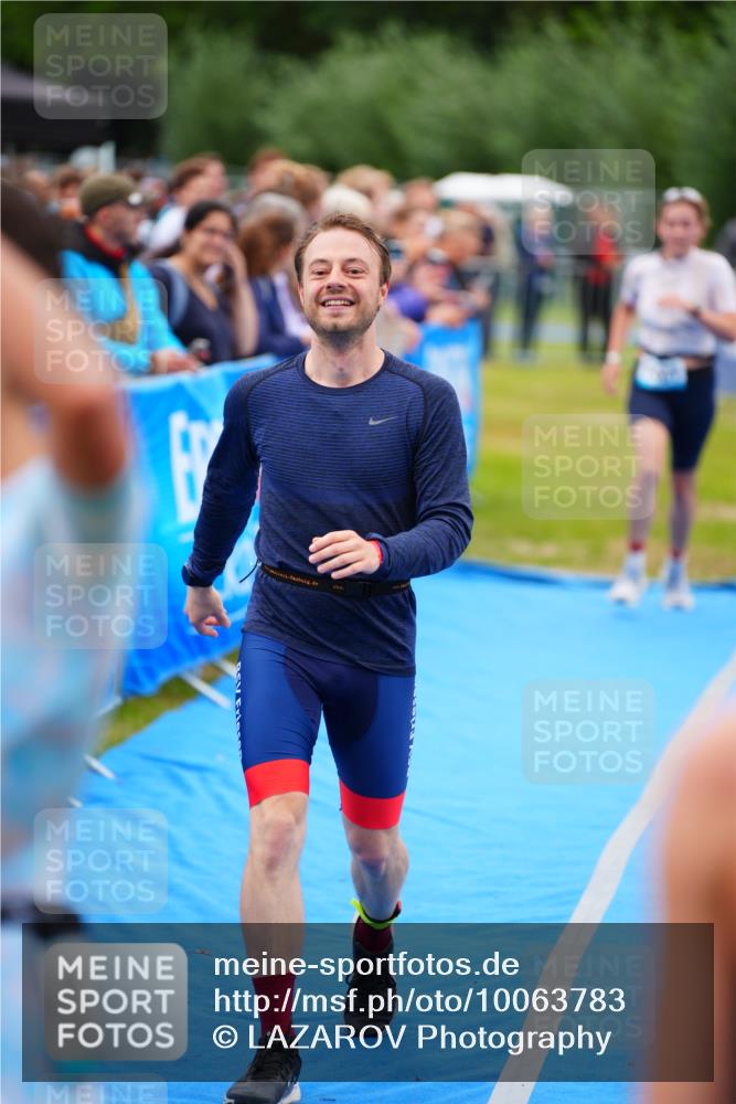 30.08.2026 - Elbe Triathlon Hamburg LAZAROV Photography http://msf.ph/oto/10063783 30.08.2026 11:58:51 Ziel 1401, 1489, 1526 meine-sportfotos.de