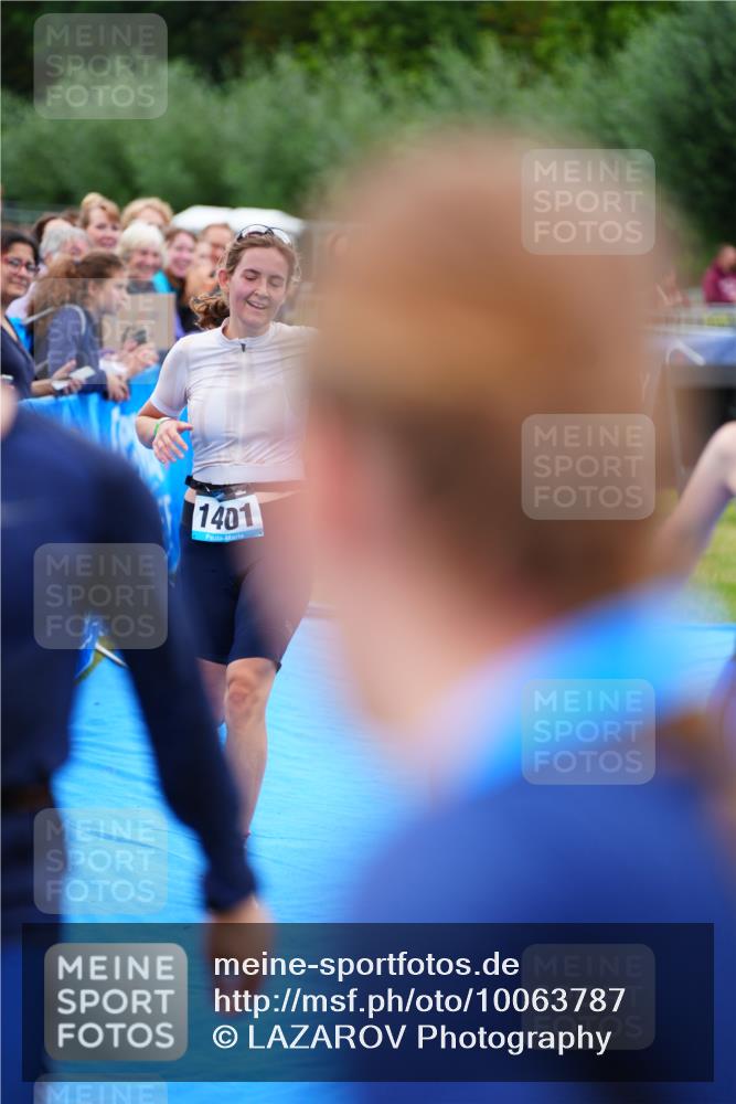 30.08.2026 - Elbe Triathlon Hamburg LAZAROV Photography http://msf.ph/oto/10063787 30.08.2026 11:58:54 Ziel 1401, 1489, 1526 meine-sportfotos.de