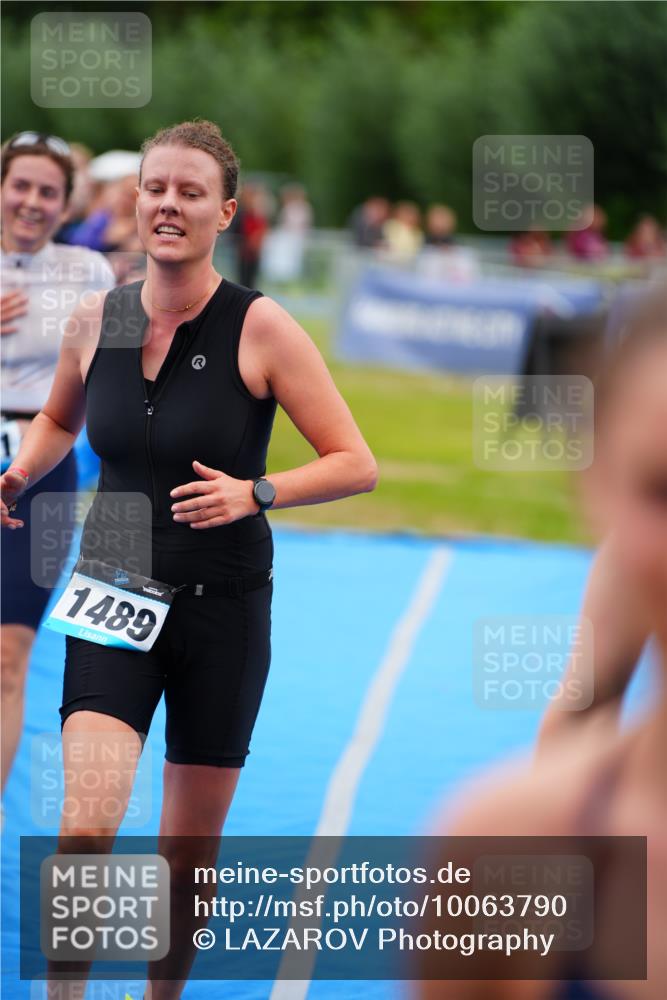 30.08.2026 - Elbe Triathlon Hamburg LAZAROV Photography http://msf.ph/oto/10063790 30.08.2026 11:58:54 Ziel 1401, 1489, 1526 meine-sportfotos.de