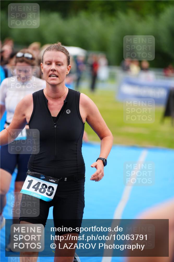 30.08.2026 - Elbe Triathlon Hamburg LAZAROV Photography http://msf.ph/oto/10063791 30.08.2026 11:58:55 Ziel 1401, 1489, 1526 meine-sportfotos.de