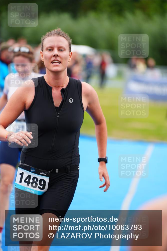 30.08.2026 - Elbe Triathlon Hamburg LAZAROV Photography http://msf.ph/oto/10063793 30.08.2026 11:58:55 Ziel 1401, 1489, 1526 meine-sportfotos.de