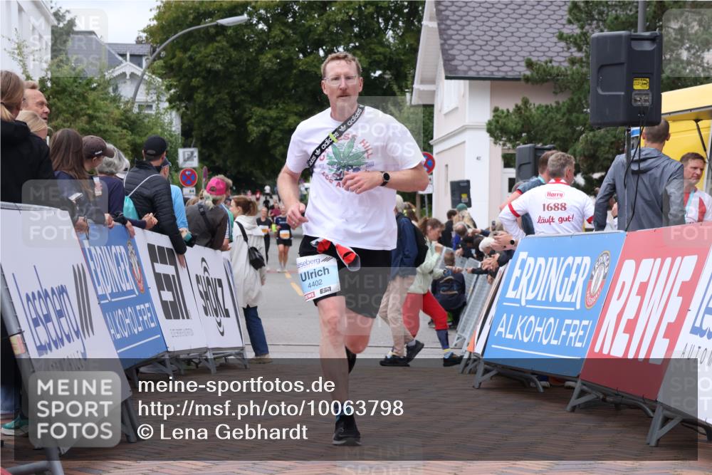 30.08.2026 - Blankeneser Heldenlauf Lena Gebhardt http://msf.ph/oto/10063798 30.08.2026 12:40:31 Ziel 2725, 4402, 4446 meine-sportfotos.de