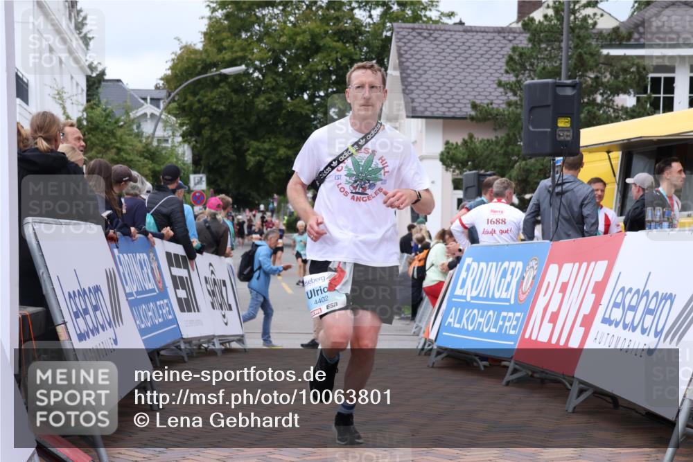 30.08.2026 - Blankeneser Heldenlauf Lena Gebhardt http://msf.ph/oto/10063801 30.08.2026 12:40:31 Ziel 2725, 4402, 4446 meine-sportfotos.de