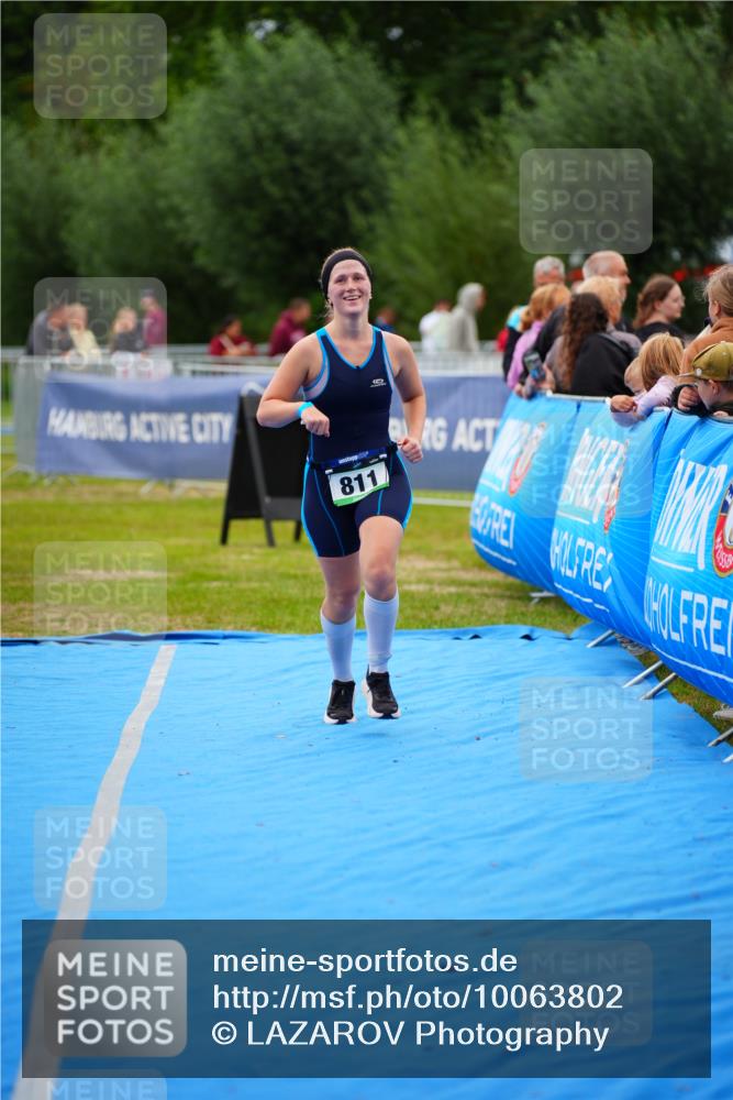 30.08.2026 - Elbe Triathlon Hamburg LAZAROV Photography http://msf.ph/oto/10063802 30.08.2026 11:59:09 Ziel 811 meine-sportfotos.de