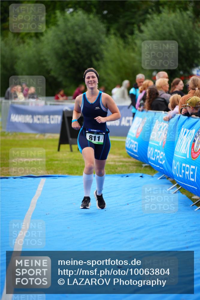30.08.2026 - Elbe Triathlon Hamburg LAZAROV Photography http://msf.ph/oto/10063804 30.08.2026 11:59:10 Ziel 811 meine-sportfotos.de