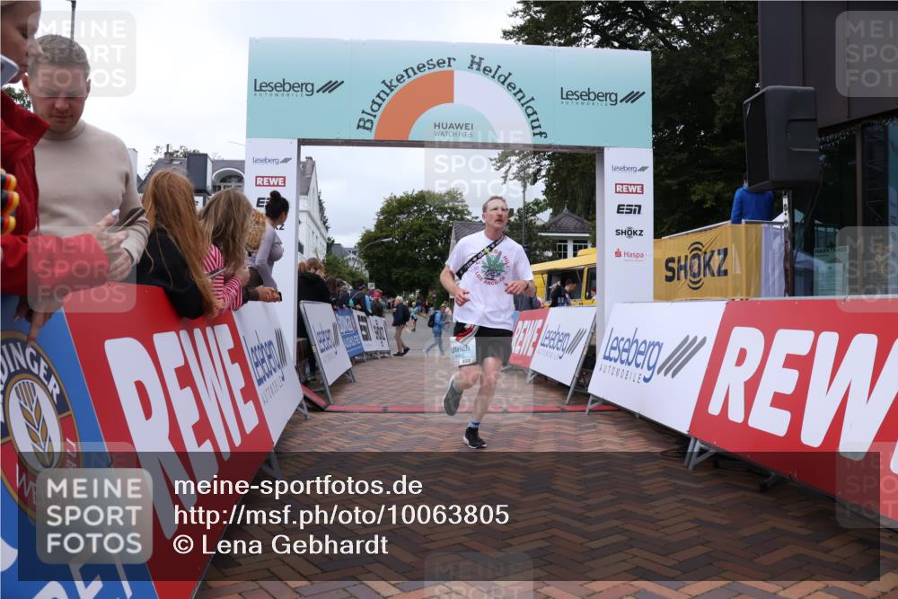 30.08.2026 - Blankeneser Heldenlauf Lena Gebhardt http://msf.ph/oto/10063805 30.08.2026 12:40:32 Ziel 2725, 4402, 4446 meine-sportfotos.de