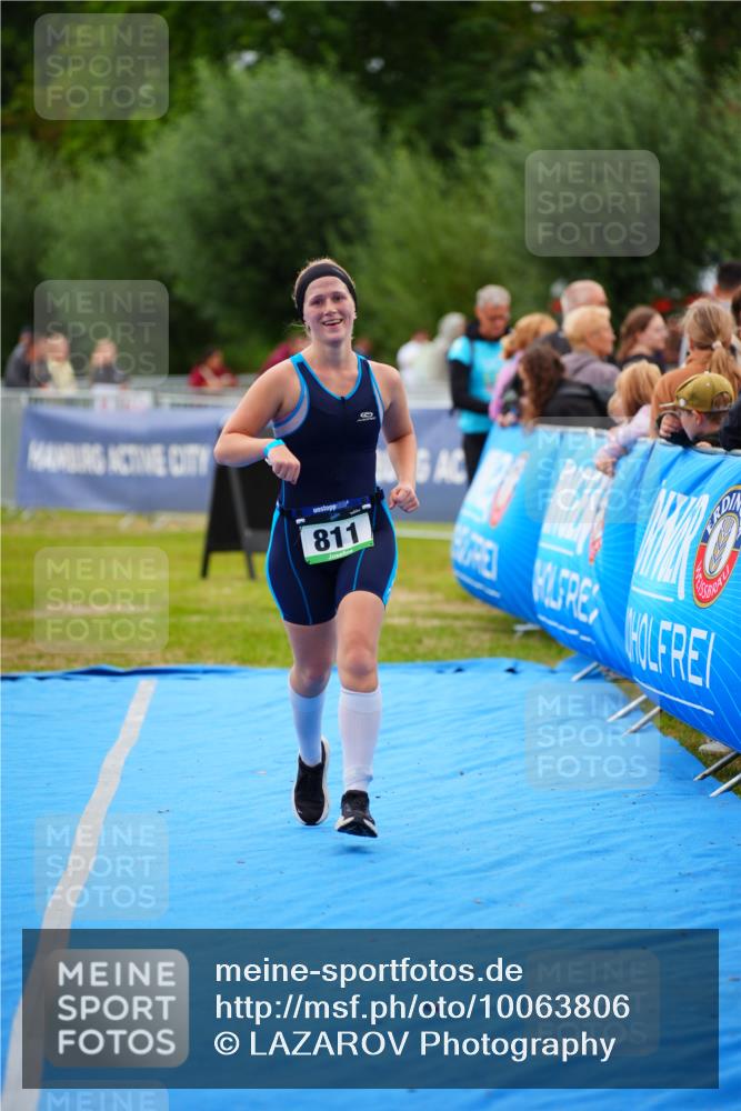 30.08.2026 - Elbe Triathlon Hamburg LAZAROV Photography http://msf.ph/oto/10063806 30.08.2026 11:59:10 Ziel 811 meine-sportfotos.de