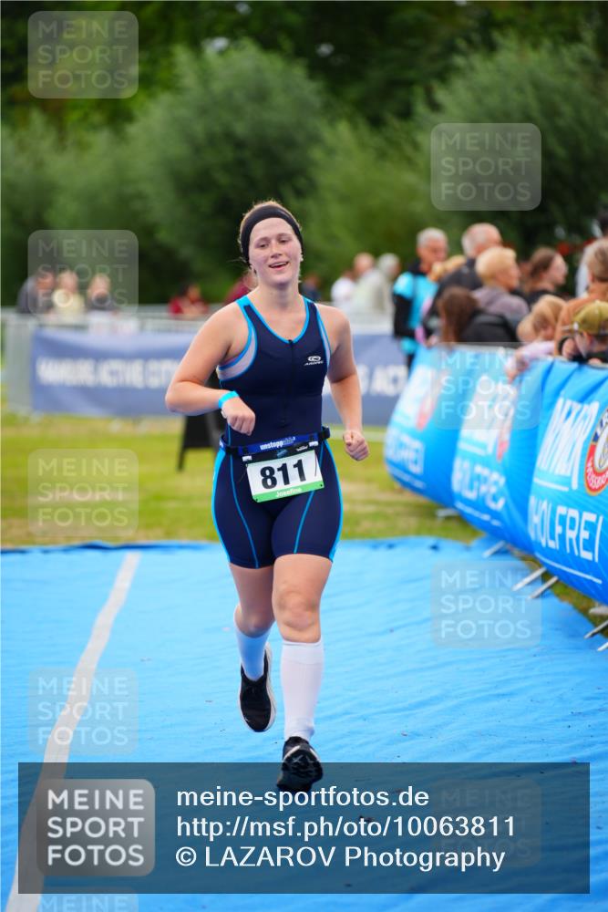 30.08.2026 - Elbe Triathlon Hamburg LAZAROV Photography http://msf.ph/oto/10063811 30.08.2026 11:59:11 Ziel 811 meine-sportfotos.de