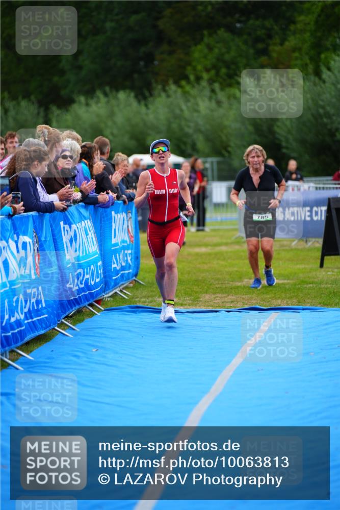 30.08.2026 - Elbe Triathlon Hamburg LAZAROV Photography http://msf.ph/oto/10063813 30.08.2026 11:59:24 Ziel 785, 859, 1131 meine-sportfotos.de