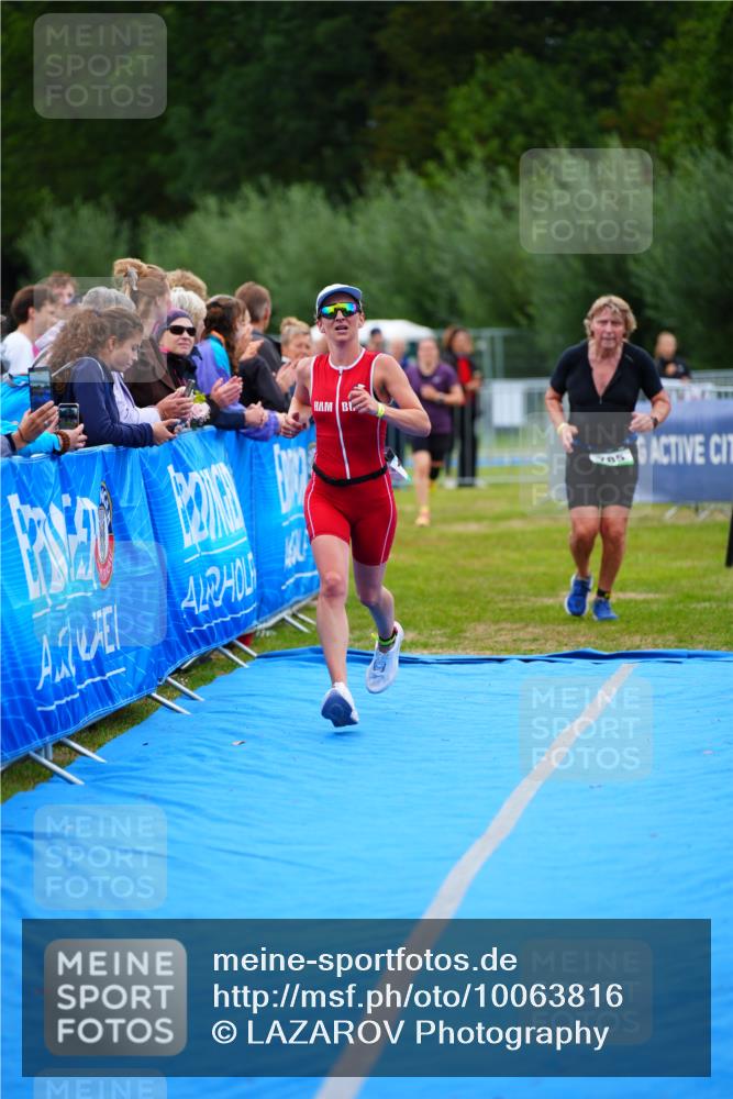 30.08.2026 - Elbe Triathlon Hamburg LAZAROV Photography http://msf.ph/oto/10063816 30.08.2026 11:59:24 Ziel 785, 859, 1131 meine-sportfotos.de