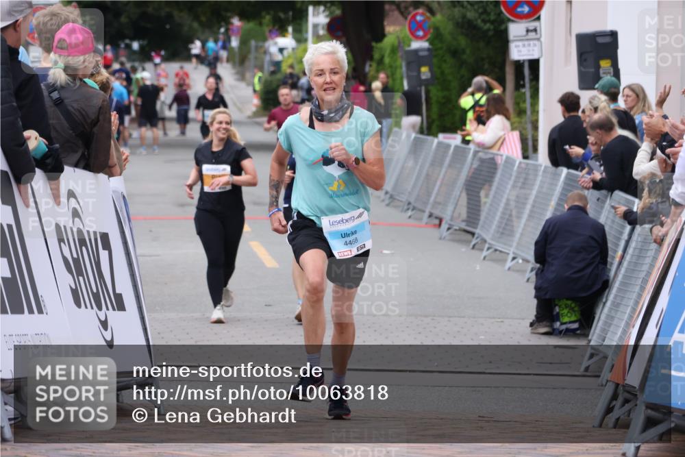 30.08.2026 - Blankeneser Heldenlauf Lena Gebhardt http://msf.ph/oto/10063818 30.08.2026 12:40:38 Ziel 4402, 4468 meine-sportfotos.de
