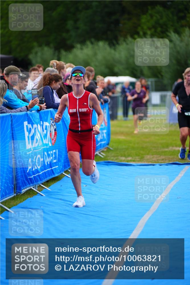 30.08.2026 - Elbe Triathlon Hamburg LAZAROV Photography http://msf.ph/oto/10063821 30.08.2026 11:59:25 Ziel 785, 859, 1131 meine-sportfotos.de