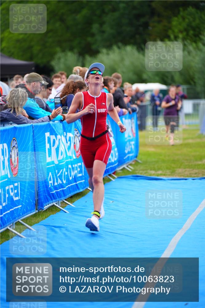 30.08.2026 - Elbe Triathlon Hamburg LAZAROV Photography http://msf.ph/oto/10063823 30.08.2026 11:59:25 Ziel 785, 859, 1131 meine-sportfotos.de