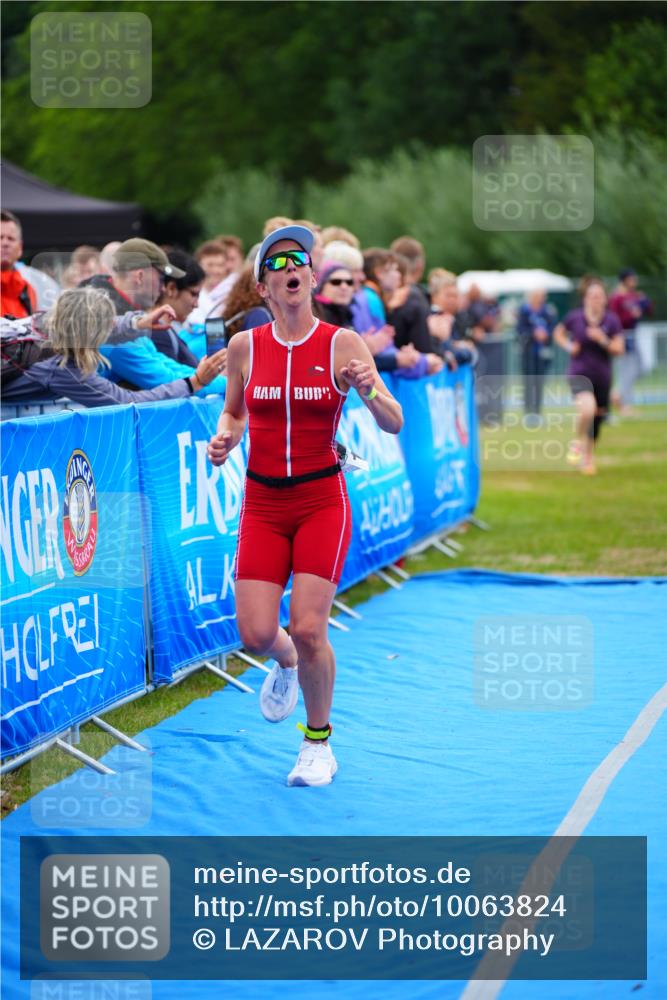 30.08.2026 - Elbe Triathlon Hamburg LAZAROV Photography http://msf.ph/oto/10063824 30.08.2026 11:59:25 Ziel 785, 859, 1131 meine-sportfotos.de