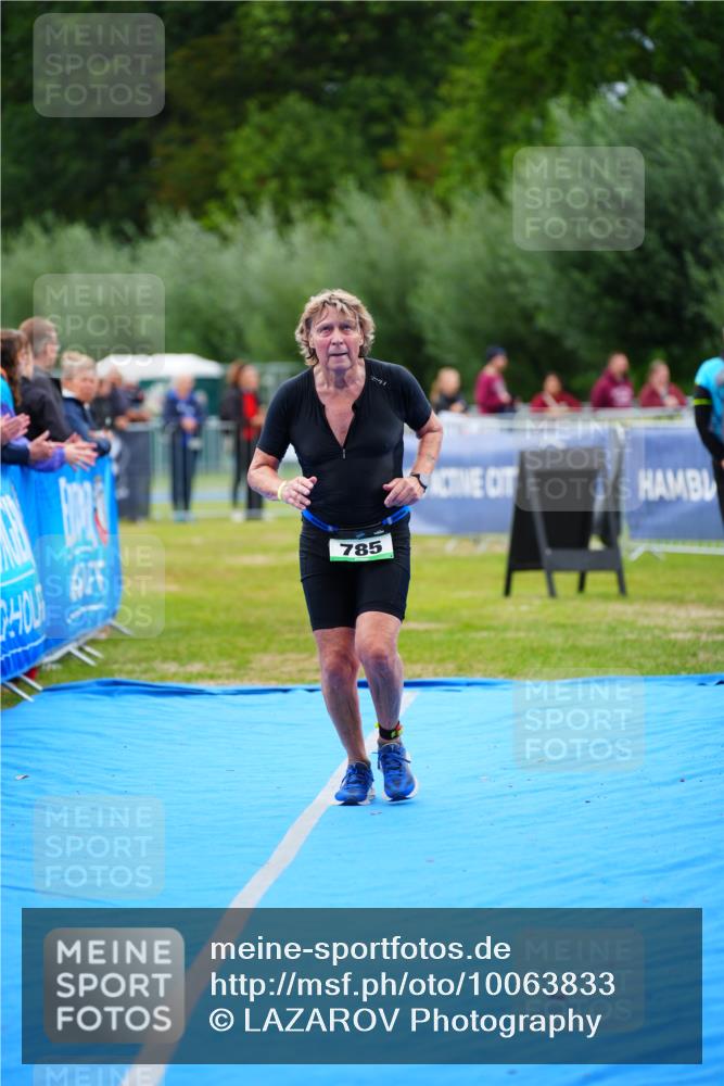 30.08.2026 - Elbe Triathlon Hamburg LAZAROV Photography http://msf.ph/oto/10063833 30.08.2026 11:59:28 Ziel 785, 859, 1131 meine-sportfotos.de