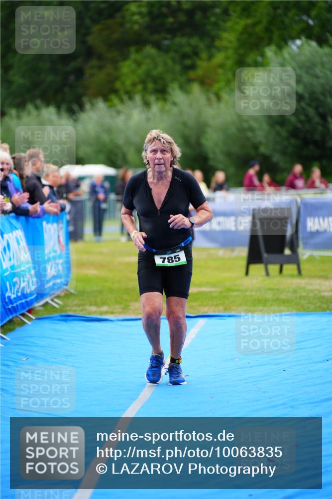 30.08.2026 - Elbe Triathlon Hamburg LAZAROV Photography http://msf.ph/oto/10063835 30.08.2026 11:59:28 Ziel 785, 859, 1131 meine-sportfotos.de