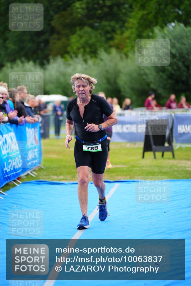 30.08.2026 - Elbe Triathlon Hamburg LAZAROV Photography http://msf.ph/oto/10063837 30.08.2026 11:59:28 Ziel 785, 859, 1131 meine-sportfotos.de