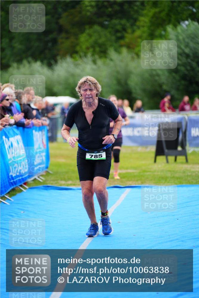 30.08.2026 - Elbe Triathlon Hamburg LAZAROV Photography http://msf.ph/oto/10063838 30.08.2026 11:59:28 Ziel 785, 859, 1131 meine-sportfotos.de