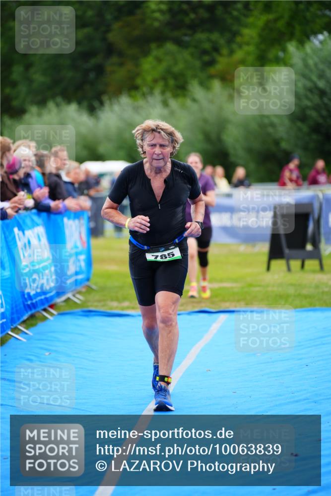 30.08.2026 - Elbe Triathlon Hamburg LAZAROV Photography http://msf.ph/oto/10063839 30.08.2026 11:59:29 Ziel 785, 859, 1131 meine-sportfotos.de