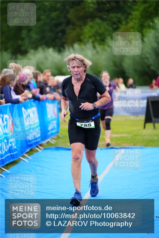 30.08.2026 - Elbe Triathlon Hamburg LAZAROV Photography http://msf.ph/oto/10063842 30.08.2026 11:59:29 Ziel 785, 859, 1131 meine-sportfotos.de