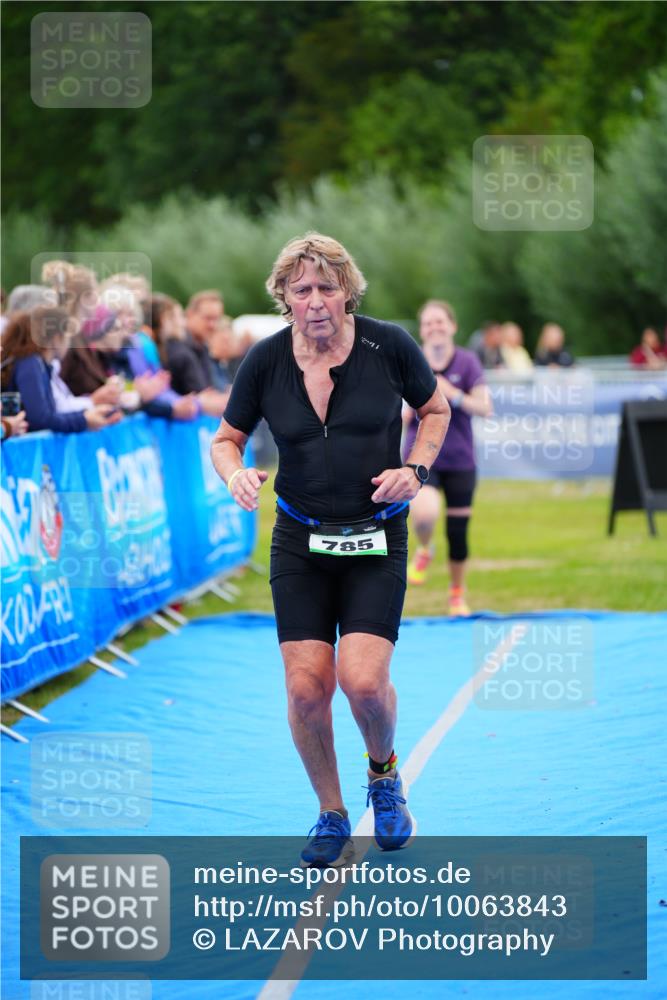 30.08.2026 - Elbe Triathlon Hamburg LAZAROV Photography http://msf.ph/oto/10063843 30.08.2026 11:59:29 Ziel 785, 859, 1131 meine-sportfotos.de