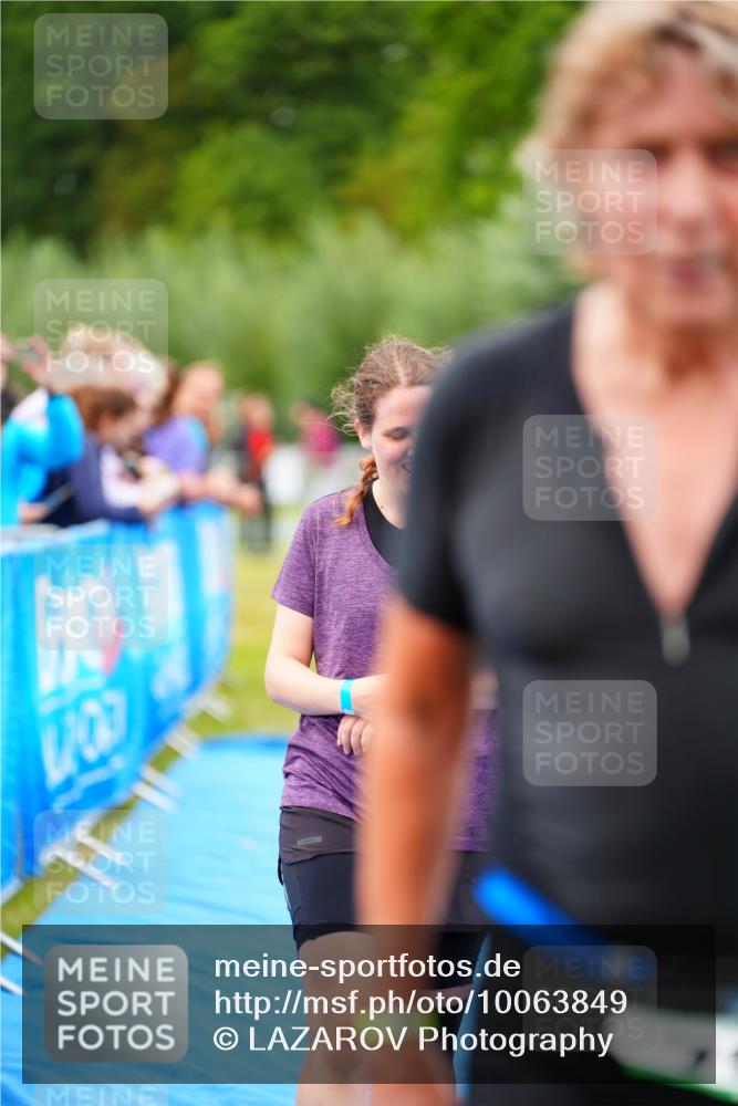 30.08.2026 - Elbe Triathlon Hamburg LAZAROV Photography http://msf.ph/oto/10063849 30.08.2026 11:59:34 Ziel 859 meine-sportfotos.de