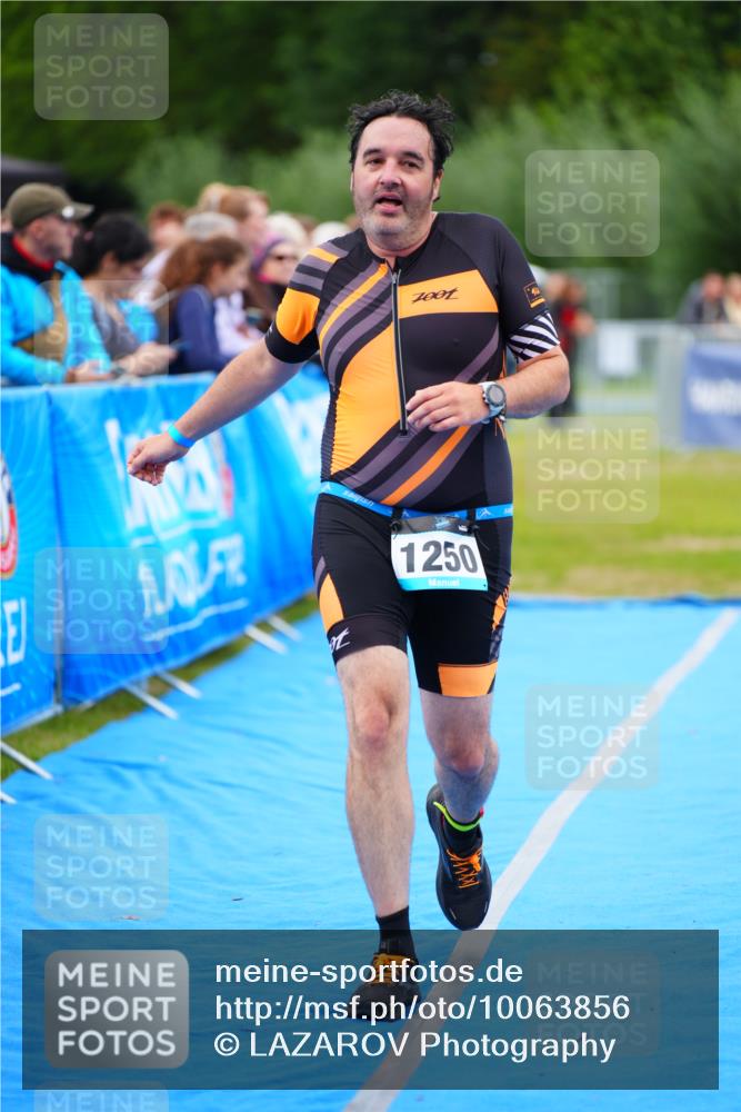 30.08.2026 - Elbe Triathlon Hamburg LAZAROV Photography http://msf.ph/oto/10063856 30.08.2026 11:59:49 Ziel 1250 meine-sportfotos.de