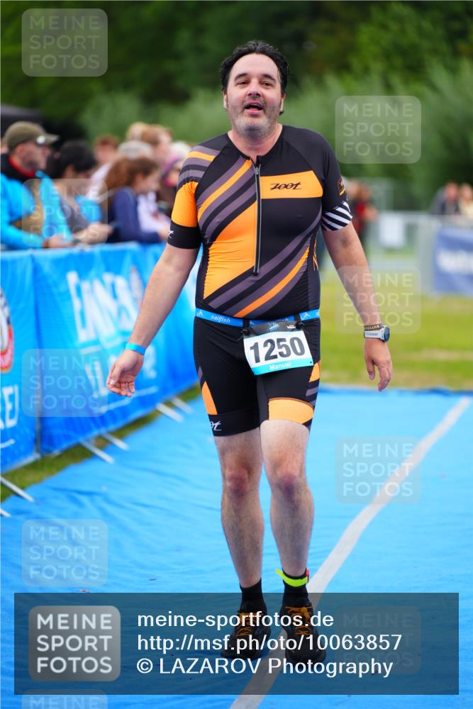 30.08.2026 - Elbe Triathlon Hamburg LAZAROV Photography http://msf.ph/oto/10063857 30.08.2026 11:59:49 Ziel 1250 meine-sportfotos.de