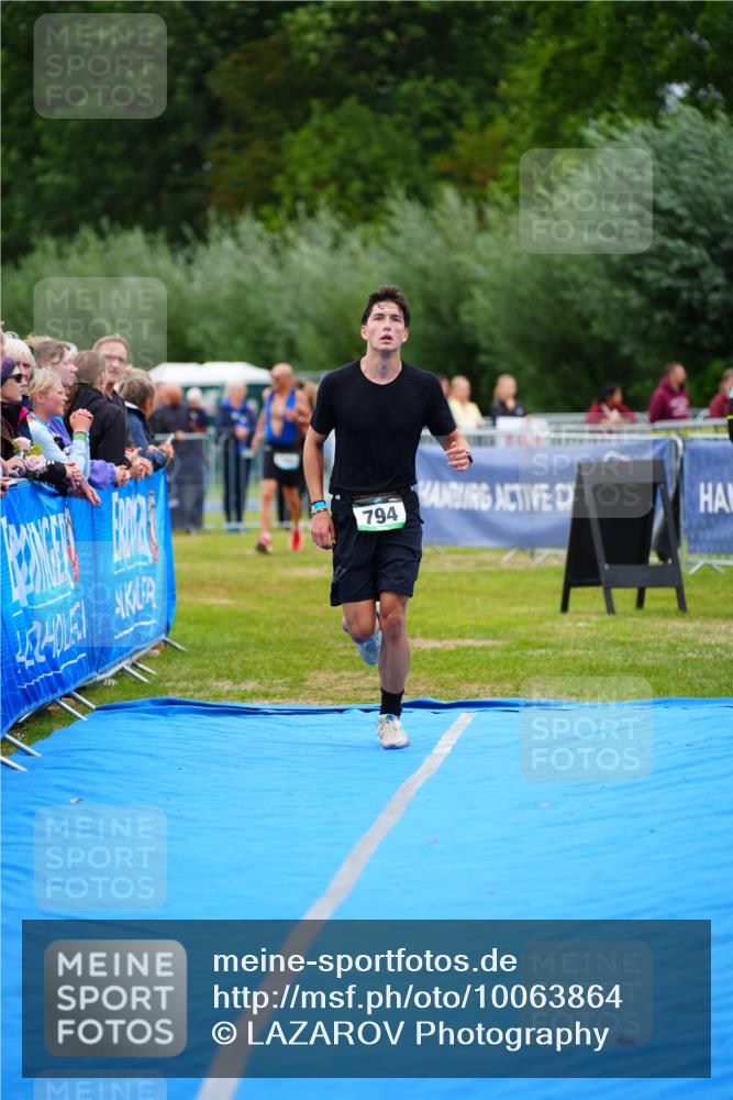 30.08.2026 - Elbe Triathlon Hamburg LAZAROV Photography http://msf.ph/oto/10063864 30.08.2026 12:00:03 Ziel 794 meine-sportfotos.de