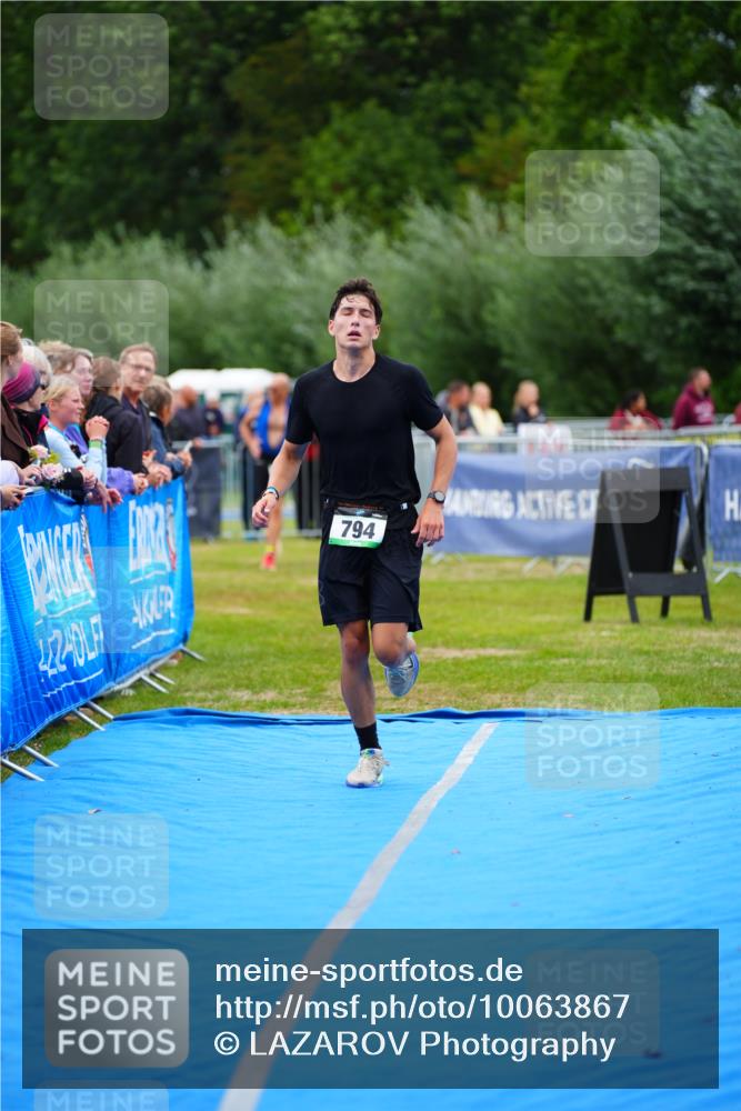 30.08.2026 - Elbe Triathlon Hamburg LAZAROV Photography http://msf.ph/oto/10063867 30.08.2026 12:00:03 Ziel 794 meine-sportfotos.de