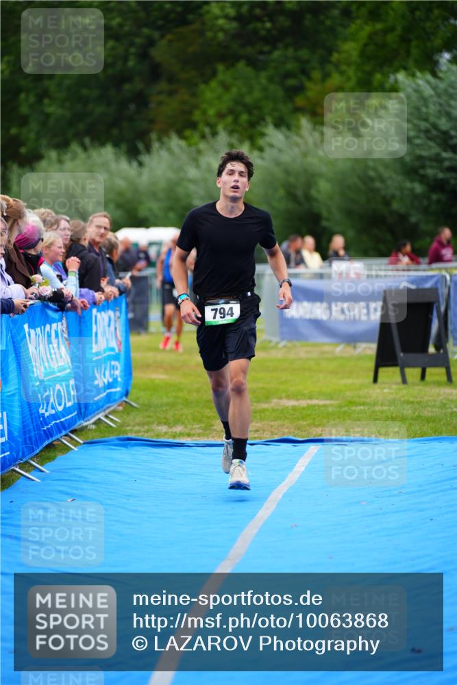 30.08.2026 - Elbe Triathlon Hamburg LAZAROV Photography http://msf.ph/oto/10063868 30.08.2026 12:00:03 Ziel 794 meine-sportfotos.de