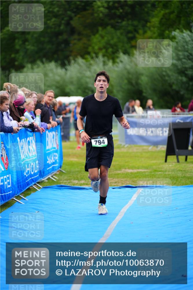 30.08.2026 - Elbe Triathlon Hamburg LAZAROV Photography http://msf.ph/oto/10063870 30.08.2026 12:00:03 Ziel 794 meine-sportfotos.de
