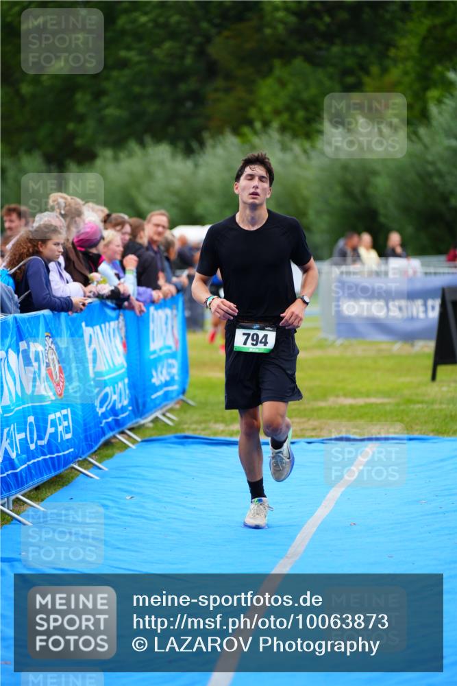 30.08.2026 - Elbe Triathlon Hamburg LAZAROV Photography http://msf.ph/oto/10063873 30.08.2026 12:00:04 Ziel 794, 1365, 1551 meine-sportfotos.de